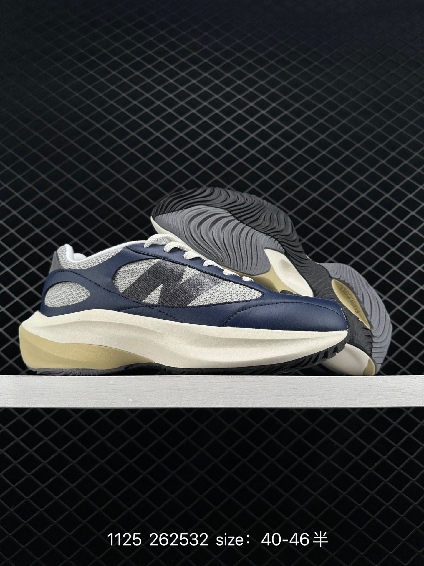 AURALEE x New Balance Warped Runner